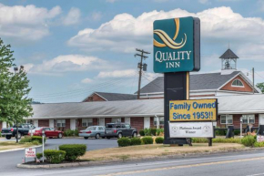 Гостиница Quality Inn Breeze Manor  Бризвуд